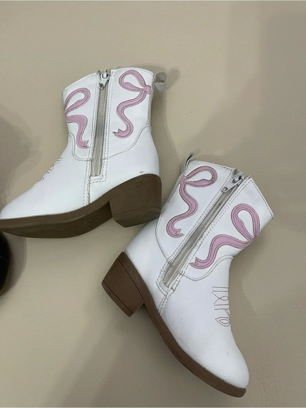 Sperry Black & Pink Kids Duck Boots and white and pink cowgirl boots size 6‎